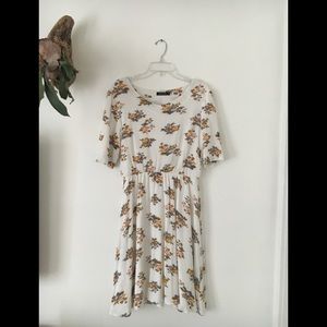 SOLD. Floral dress. 🍂Size S. Great condition.
